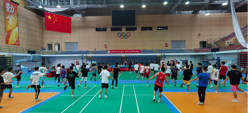 图片3,活动现场气氛热烈,学生热情高涨